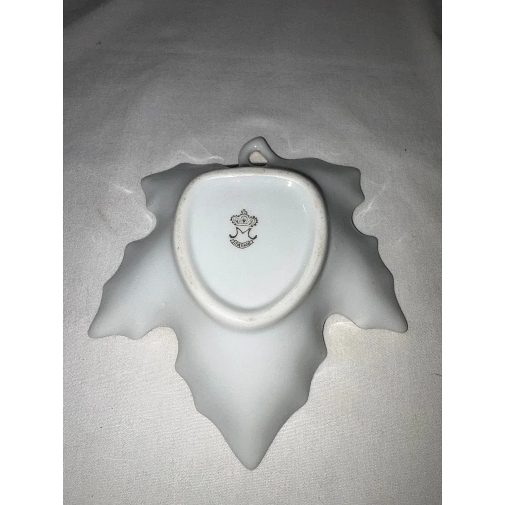 White Porcelain Maple Leaf Trinket Dish Gold Trim Gilt Japan Jewelry TrayVintage